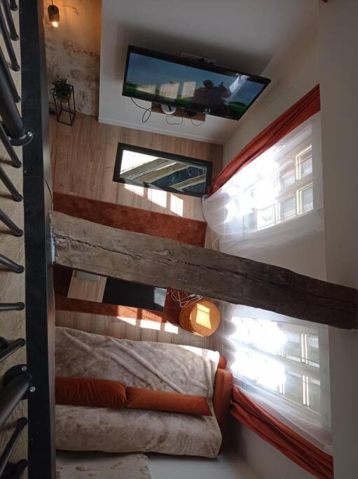 Maison Suspendue Avec Jacuzzi Privatif بونت-أون-روايان المظهر الخارجي الصورة